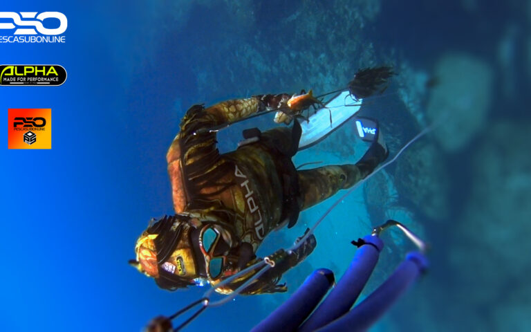 Combinaison sur mesure pour les chasseurs sous-marine