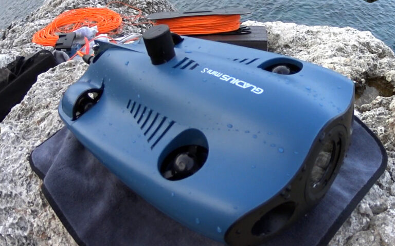 Underwater Drone Chasing Gladius